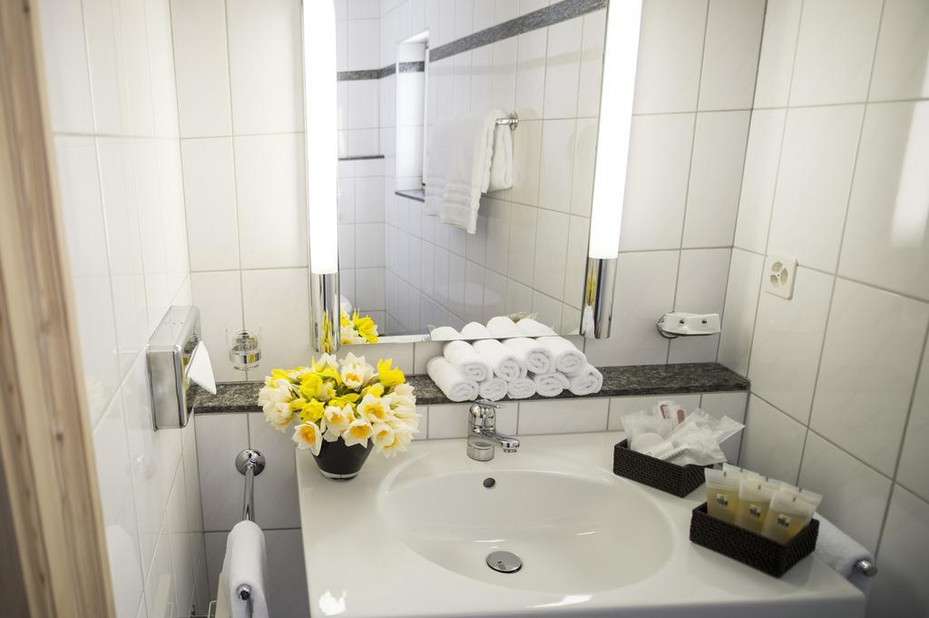 Hotel Weiss Kreuz Malans Екстер'єр фото